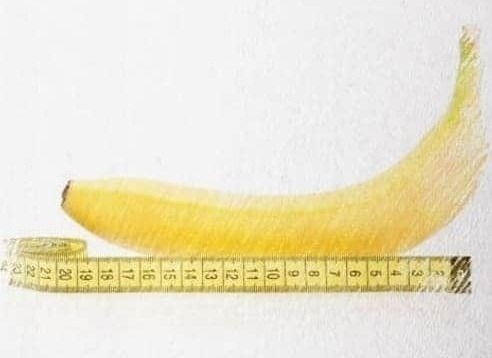 Банан и измерительная лента